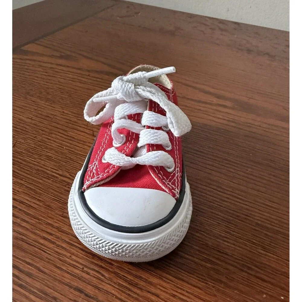 Converse Kids' Chuck Taylor All Star Low Top, Red, 2 Baby Shoes MINT